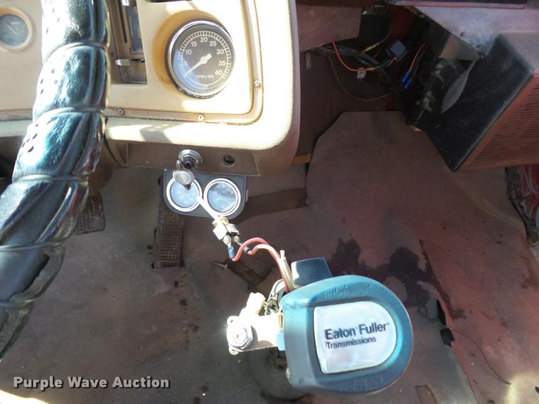 image for item DA4610 1979 Ford 8000 truck cab and chassis