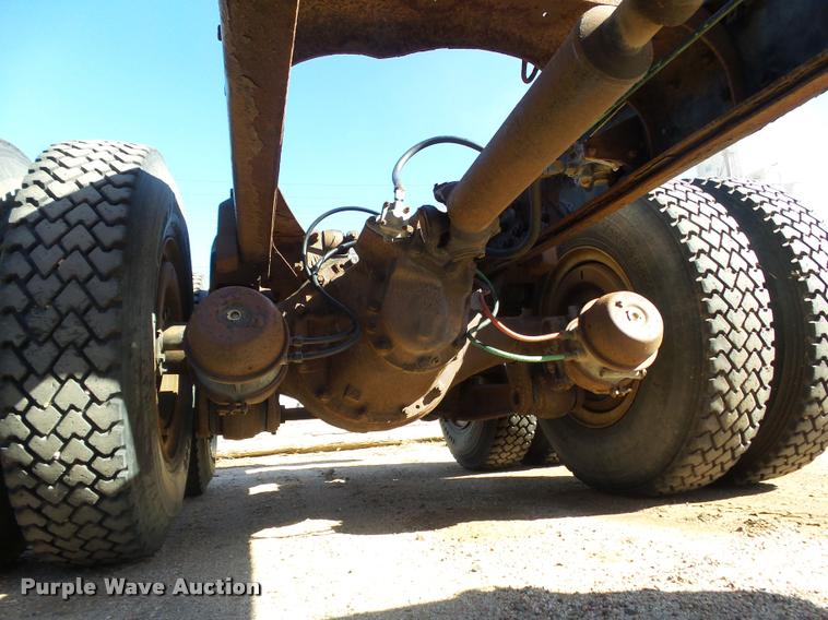 image for item DA4610 1979 Ford 8000 truck cab and chassis