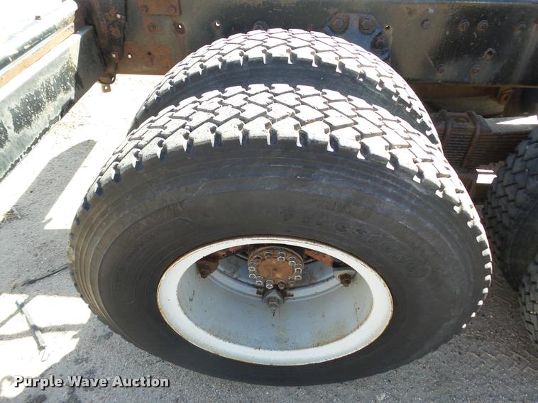 image for item DA4610 1979 Ford 8000 truck cab and chassis