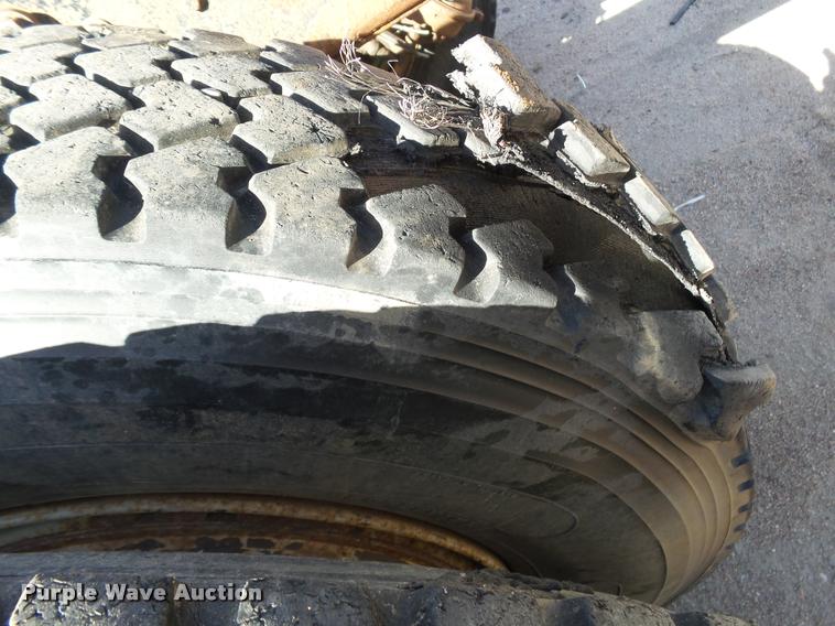 image for item DA4610 1979 Ford 8000 truck cab and chassis