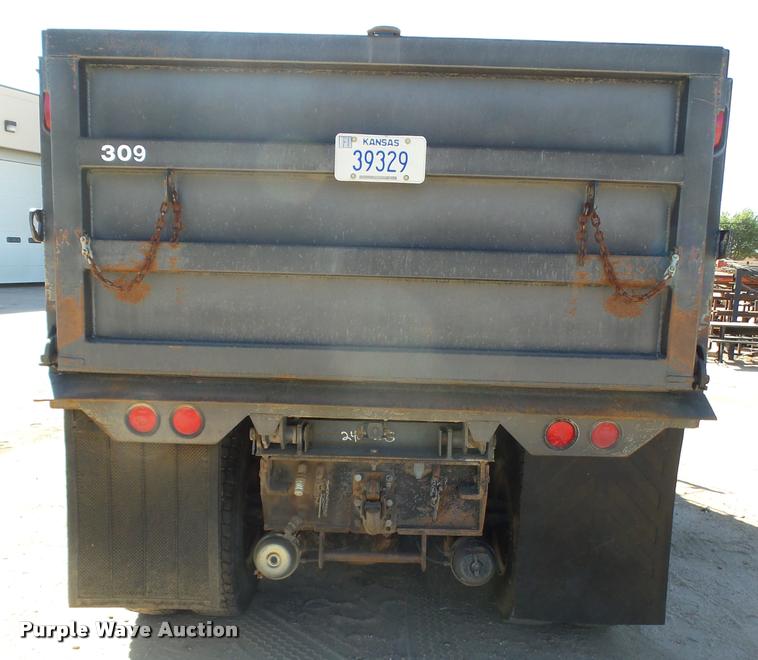 image for item DA4653 1987 Ford 800 dump truck