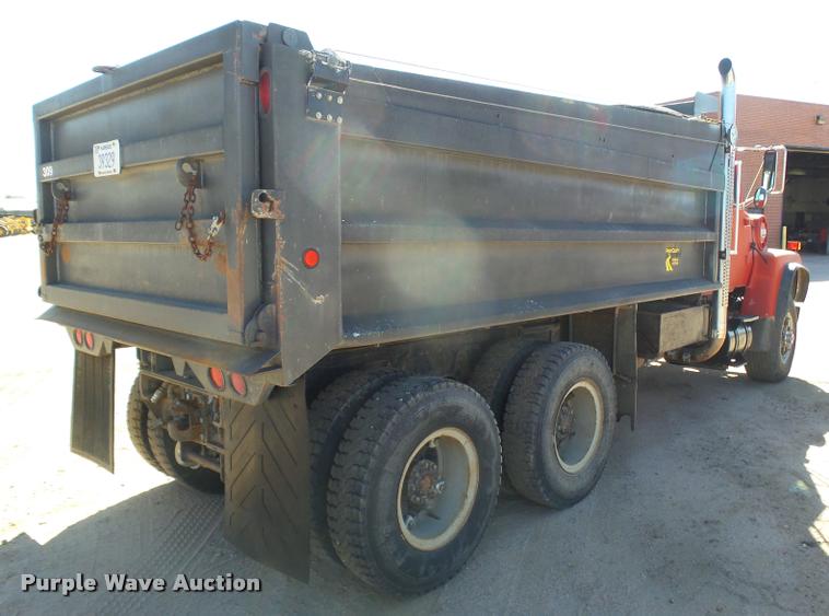 image for item DA4653 1987 Ford 800 dump truck