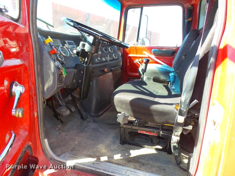 image for item DA4653 1987 Ford 800 dump truck