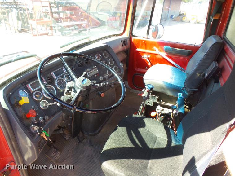 image for item DA4653 1987 Ford 800 dump truck