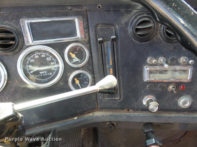 image for item DA4653 1987 Ford 800 dump truck