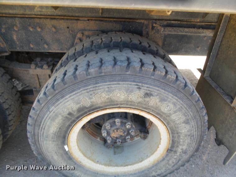 image for item DA4653 1987 Ford 800 dump truck