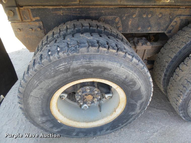 image for item DA4653 1987 Ford 800 dump truck