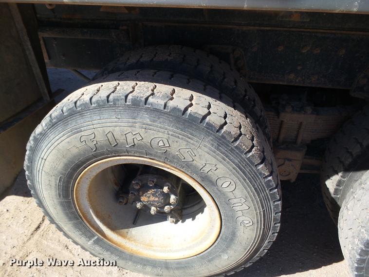 image for item DA4653 1987 Ford 800 dump truck