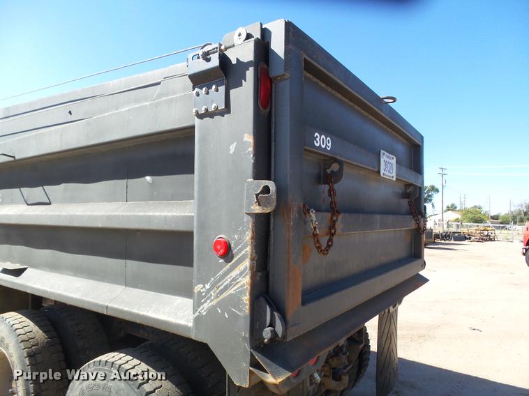 image for item DA4653 1987 Ford 800 dump truck