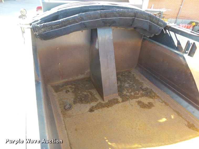 image for item DA4653 1987 Ford 800 dump truck