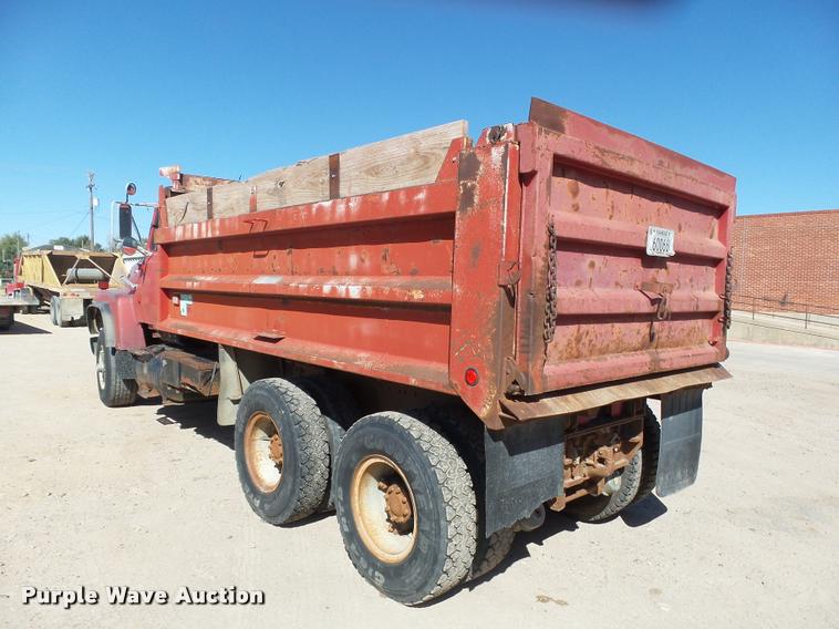 image for item DA4662 1987 Ford L9000 dump truck