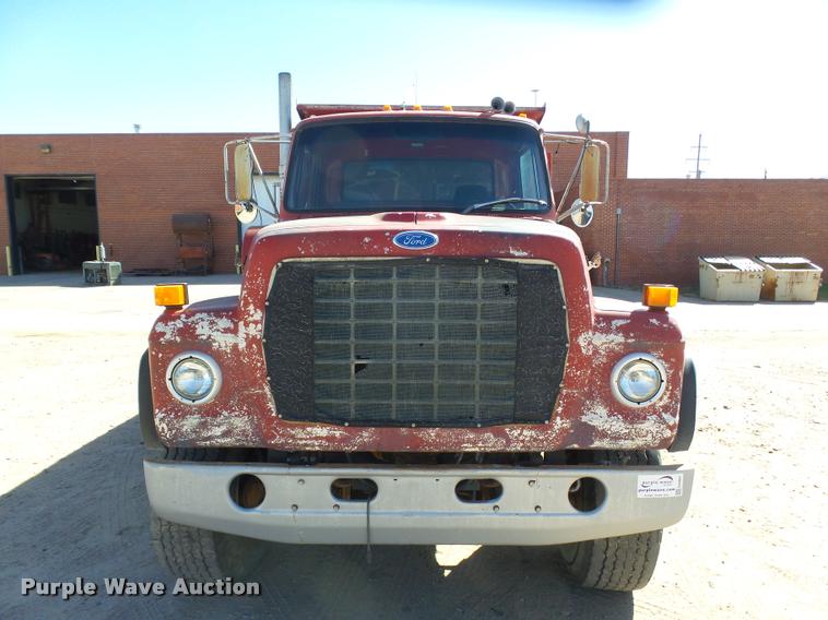 image for item DA4662 1987 Ford L9000 dump truck