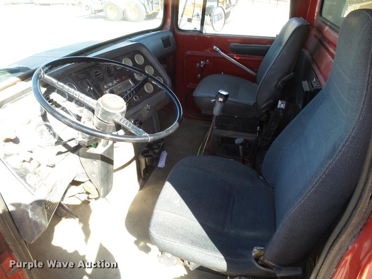 image for item DA4662 1987 Ford L9000 dump truck