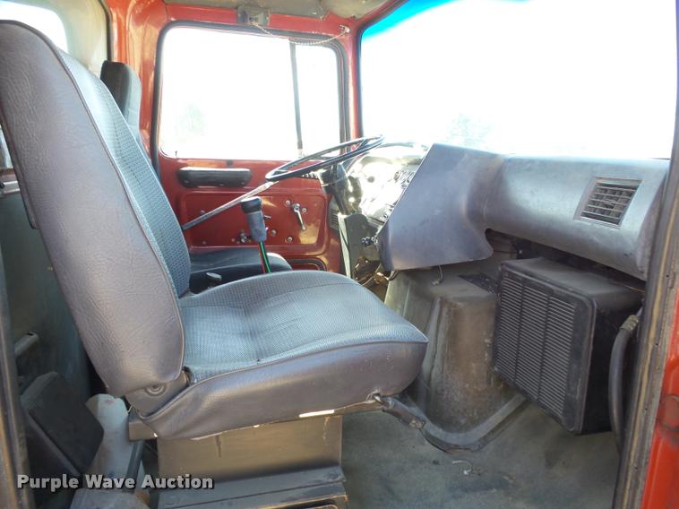 image for item DA4662 1987 Ford L9000 dump truck
