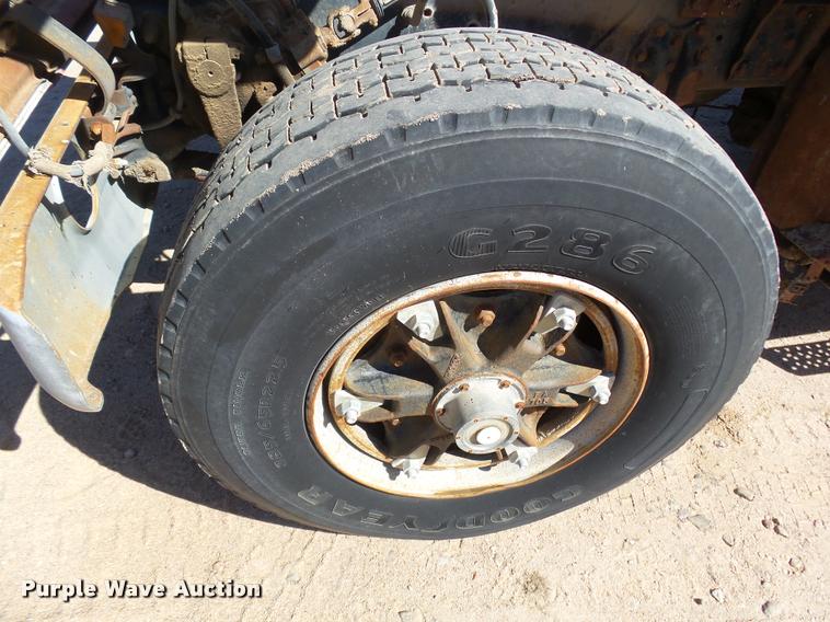 image for item DA4662 1987 Ford L9000 dump truck