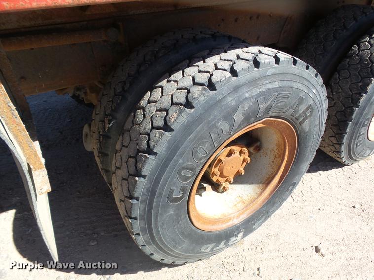 image for item DA4662 1987 Ford L9000 dump truck