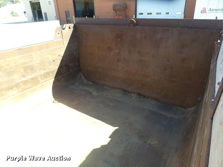 image for item DA4662 1987 Ford L9000 dump truck