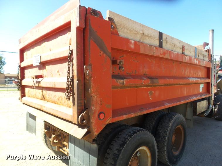 image for item DA4662 1987 Ford L9000 dump truck