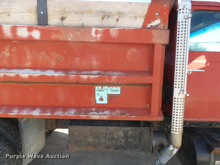 image for item DA4662 1987 Ford L9000 dump truck