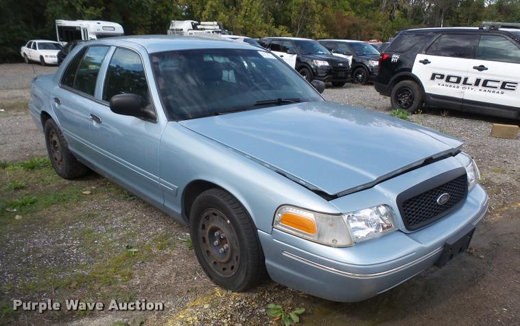 image for item DA8874 2005 Ford Crown Victoria Police Interceptor