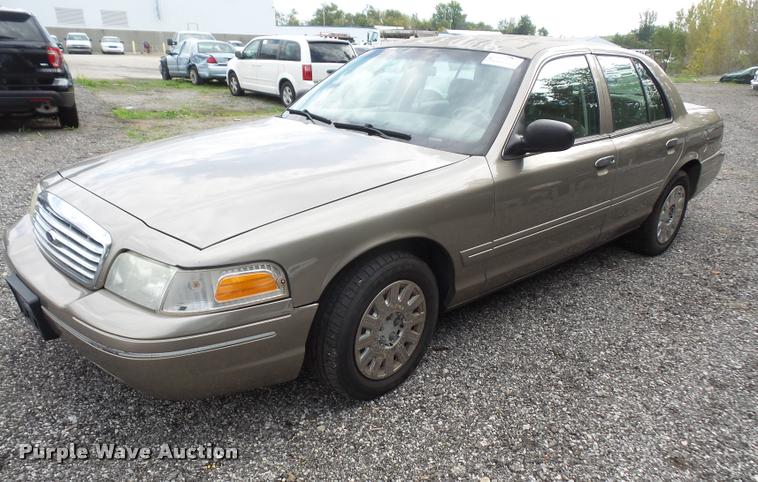 image for item DA8875 2005 Ford Crown Victoria Police Interceptor