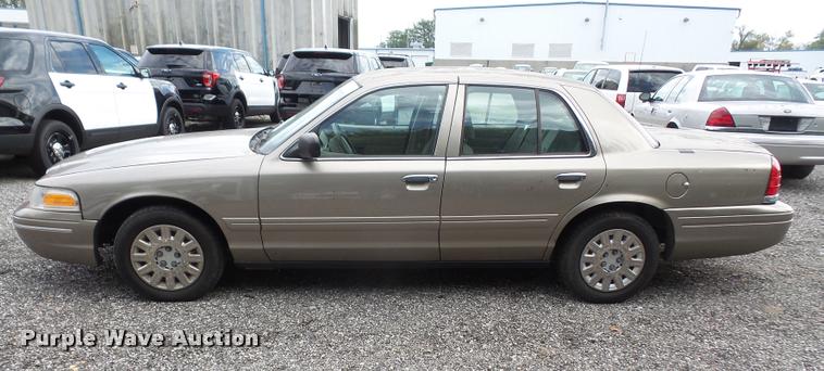 image for item DA8875 2005 Ford Crown Victoria Police Interceptor