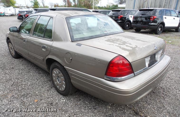 image for item DA8875 2005 Ford Crown Victoria Police Interceptor