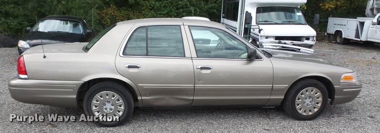 image for item DA8875 2005 Ford Crown Victoria Police Interceptor