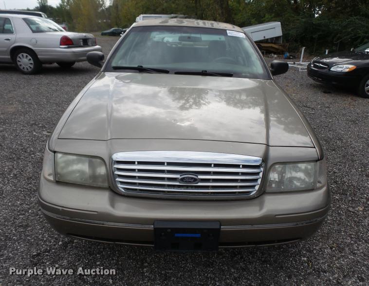 image for item DA8875 2005 Ford Crown Victoria Police Interceptor