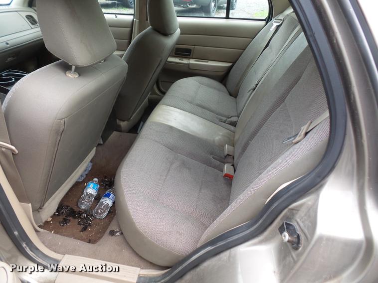 image for item DA8875 2005 Ford Crown Victoria Police Interceptor