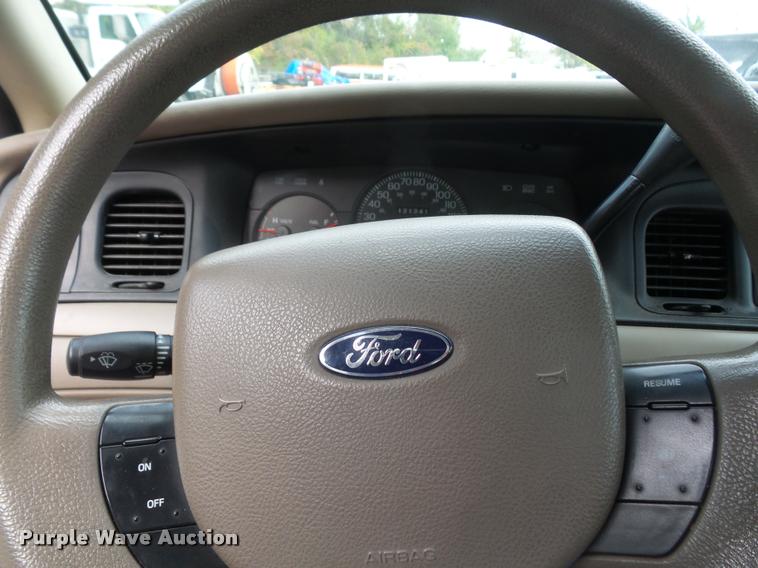 image for item DA8875 2005 Ford Crown Victoria Police Interceptor