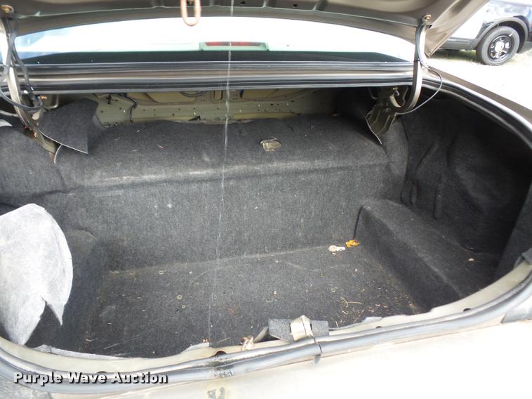 image for item DA8875 2005 Ford Crown Victoria Police Interceptor