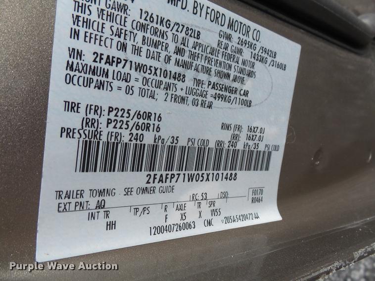 image for item DA8875 2005 Ford Crown Victoria Police Interceptor