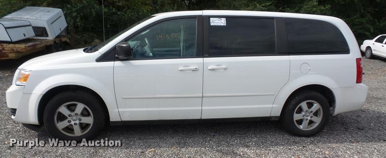 image for item DA8876 2010 Dodge Grand Caravan SE van