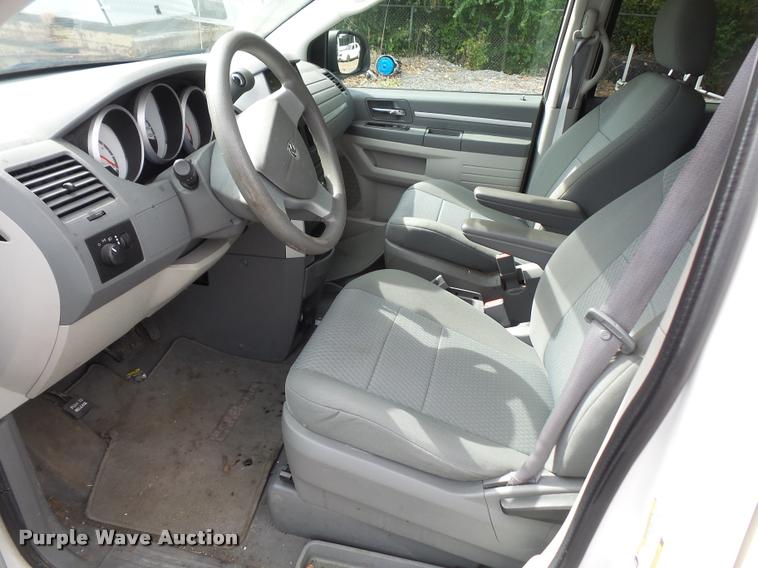 image for item DA8876 2010 Dodge Grand Caravan SE van