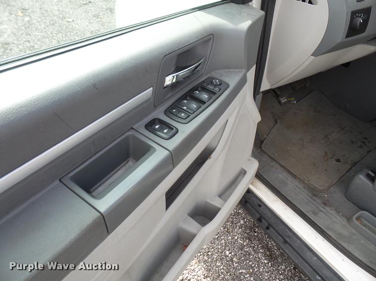 image for item DA8876 2010 Dodge Grand Caravan SE van