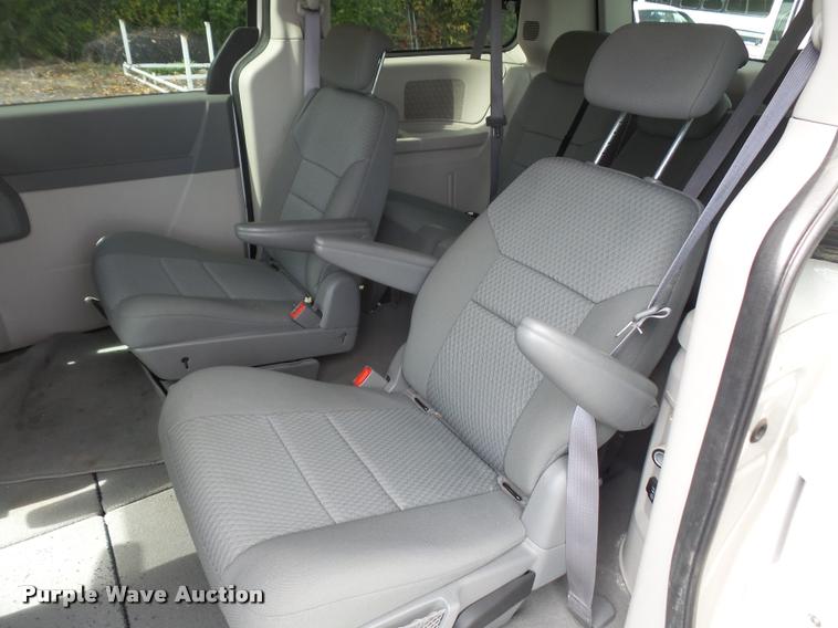 image for item DA8876 2010 Dodge Grand Caravan SE van