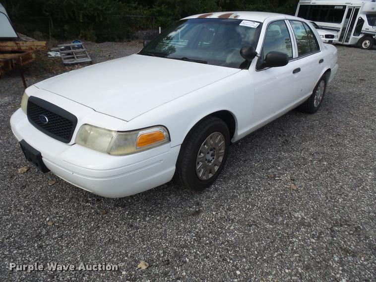 image for item DA8877 2003 Ford Crown Victoria Police Interceptor