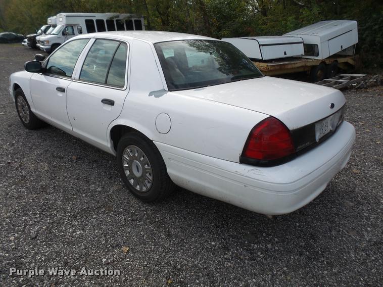 image for item DA8877 2003 Ford Crown Victoria Police Interceptor