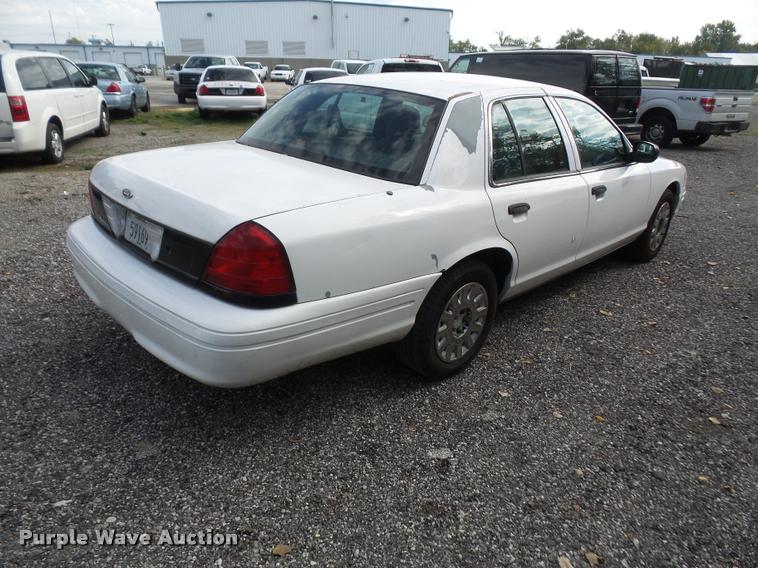 image for item DA8877 2003 Ford Crown Victoria Police Interceptor