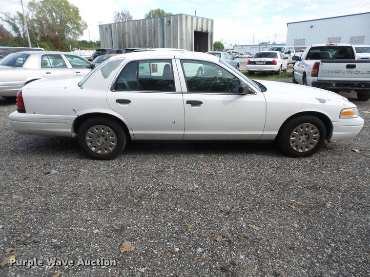 image for item DA8877 2003 Ford Crown Victoria Police Interceptor