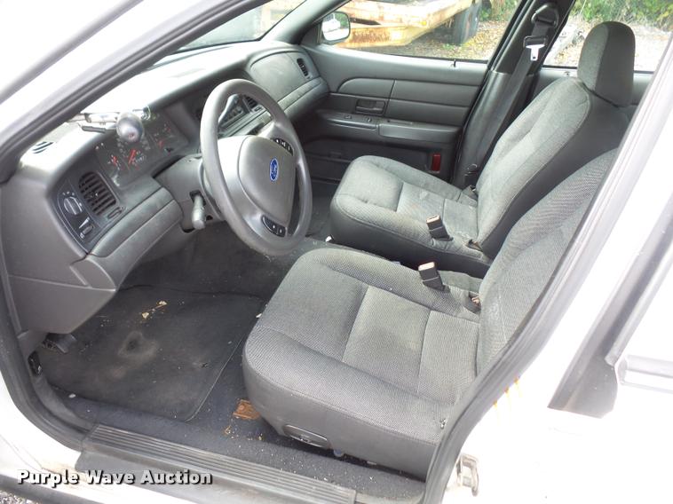 image for item DA8877 2003 Ford Crown Victoria Police Interceptor