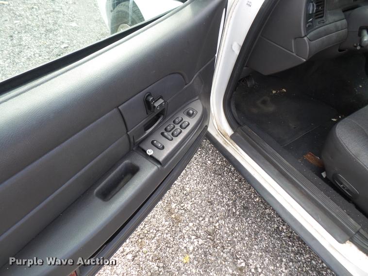 image for item DA8877 2003 Ford Crown Victoria Police Interceptor