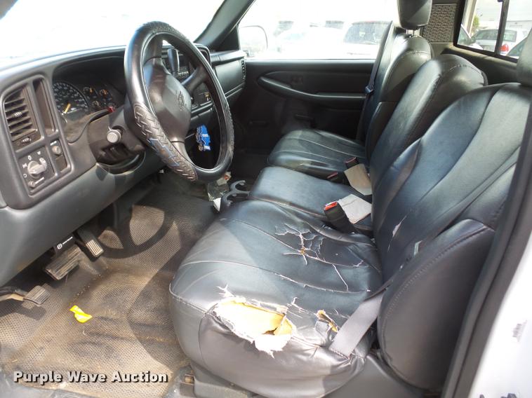 image for item DA8878 2001 Chevrolet Silverado 1500 pickup truck