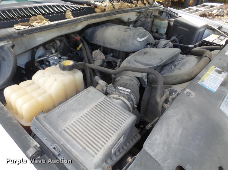 image for item DA8878 2001 Chevrolet Silverado 1500 pickup truck