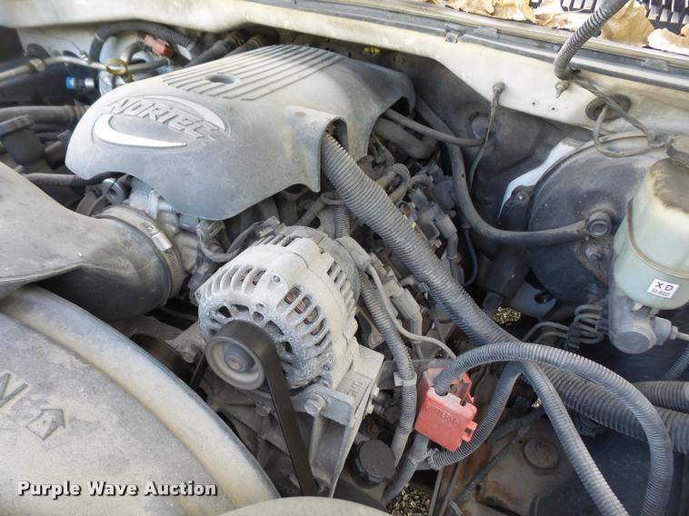 image for item DA8878 2001 Chevrolet Silverado 1500 pickup truck