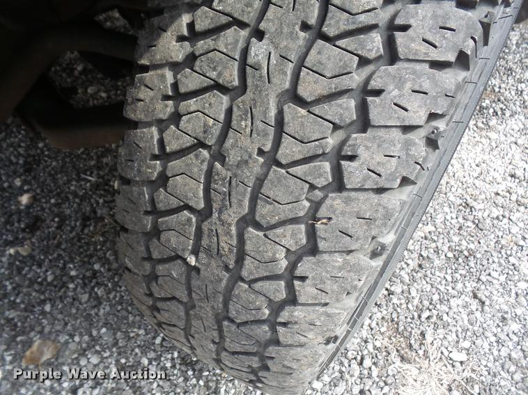 image for item DA8878 2001 Chevrolet Silverado 1500 pickup truck