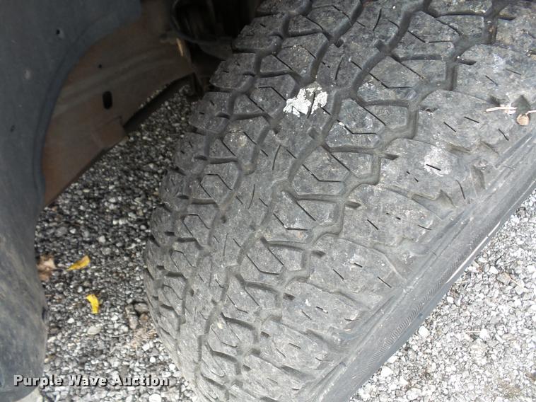 image for item DA8878 2001 Chevrolet Silverado 1500 pickup truck