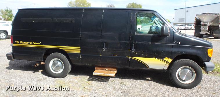 image for item DA8879 2006 Ford E350 Super Duty van