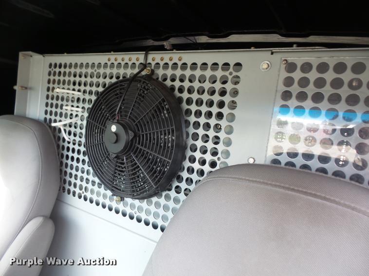 image for item DA8879 2006 Ford E350 Super Duty van